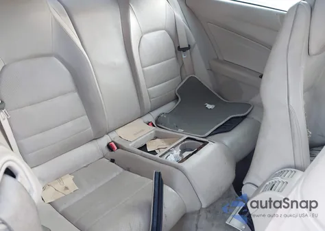 2014 Mercedes-Benz E 350 z USA, uszkodzony, nr VIN WDDKJ5KB1EF259026